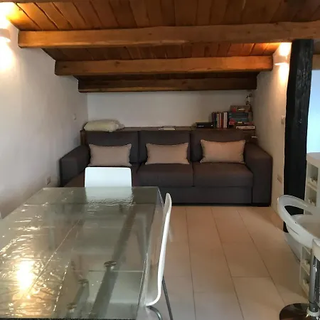 Historic Tropea, Spacious W/ Views 아파트